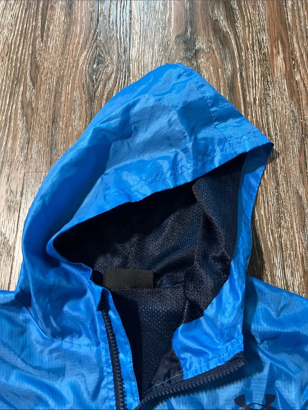 Under Armour Bright Blue and Navy Hooded Kids Windbreaker Rain Jacket Medium